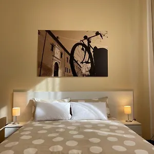 downtown-low-cost-rooms.emilia-romagnahotels.net/
